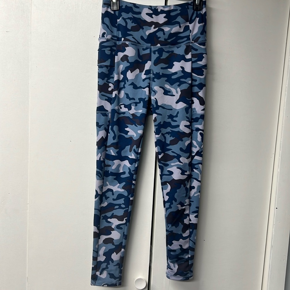 Blue, white & bit of brown camo pattern leggings.
